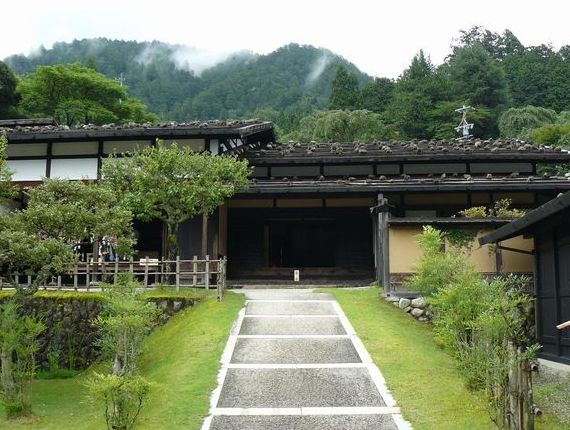 ���ďh�i�ؑ]�H�j�E�{�w