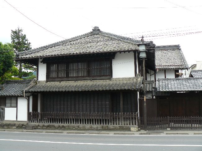 ���c�ƏZ��