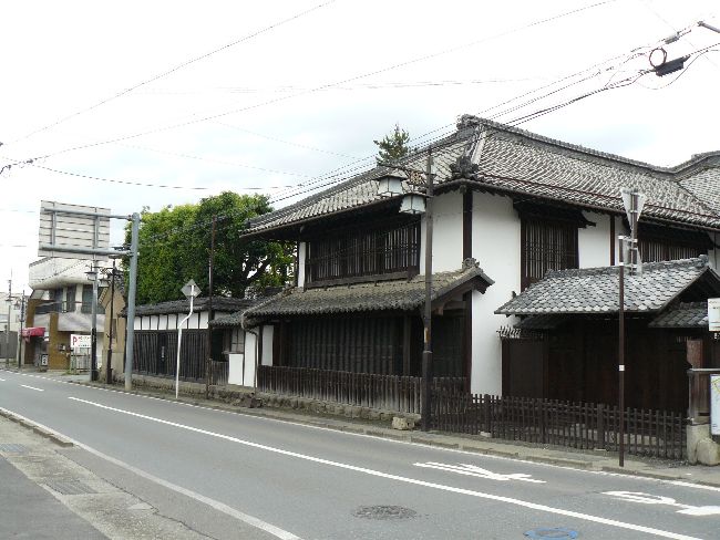 ���c�ƏZ��