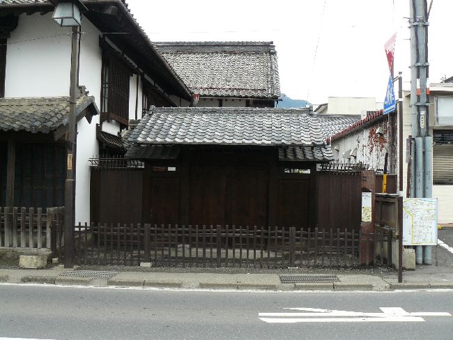 ���c�ƏZ��