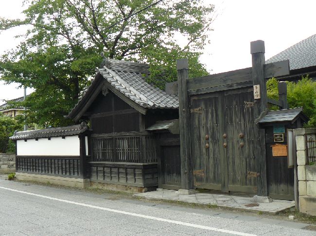 ���R�c�ƏZ��