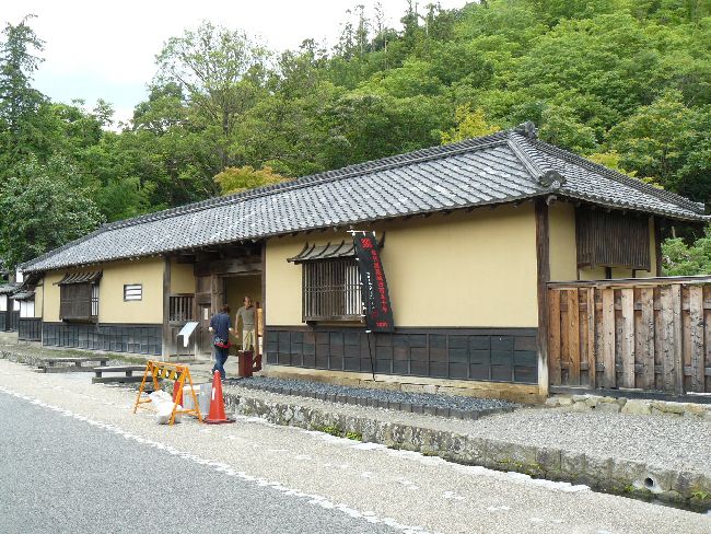 �R����R�@