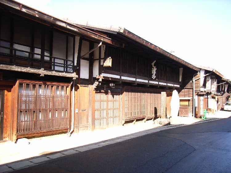 ��≮�j����