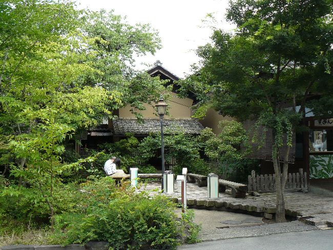 ���z�{��