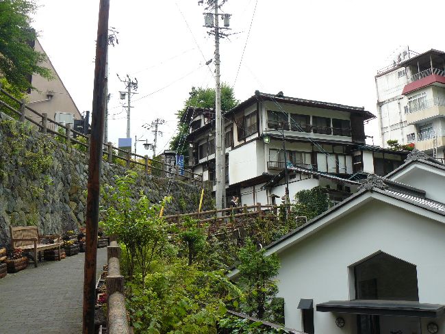 ����������E����