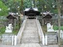 手長神社参道石段越に見える拝殿