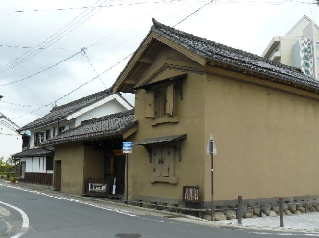 ���q�ƏZ��