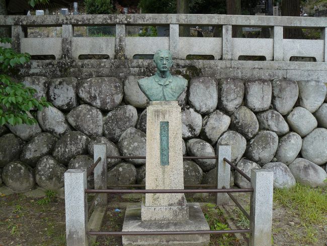 ���ؑ��E���{��