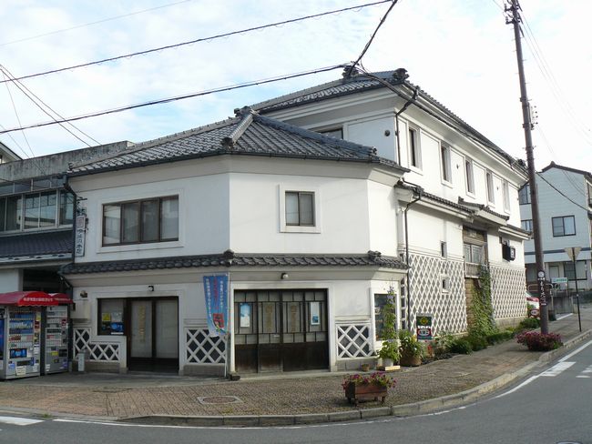 �ɓ������{�X