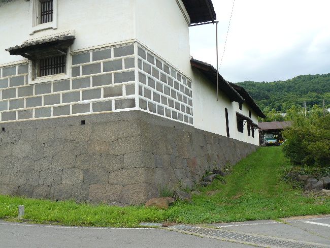 ���ʉƏZ��