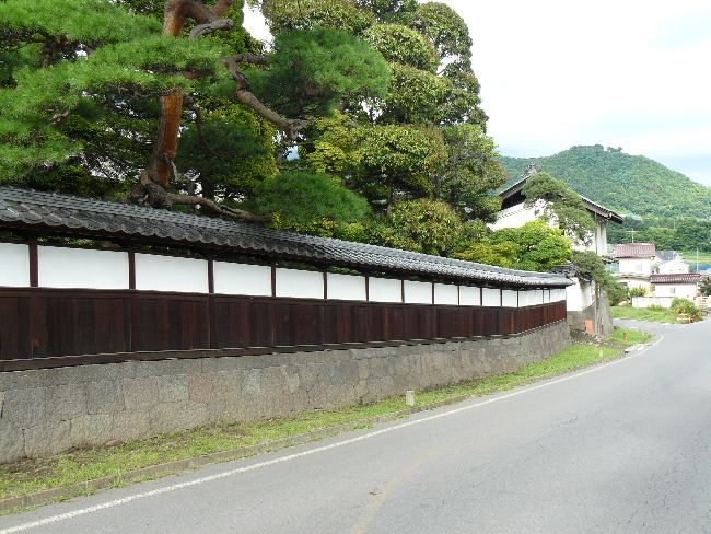 ���ʉƏZ��