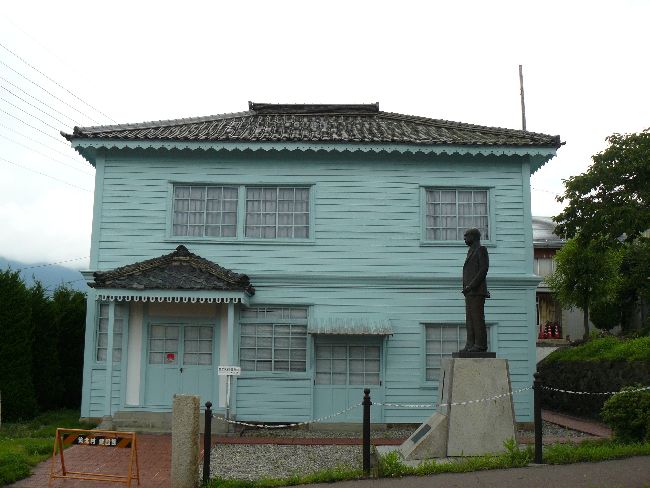 �}�k���F����k������