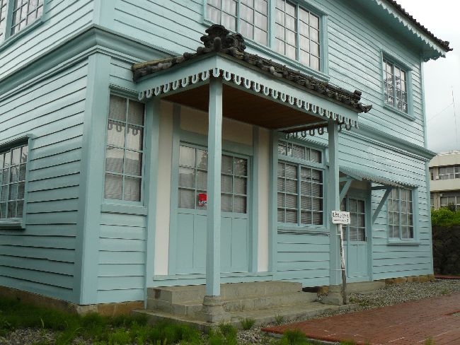 �}�k���F����k������