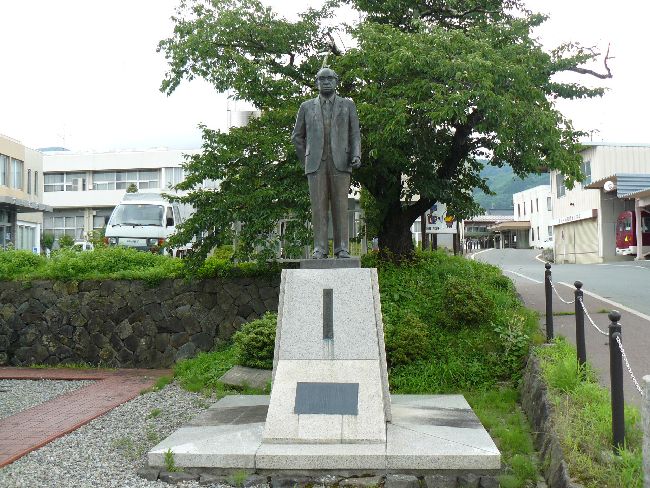 �}�k���F����k������